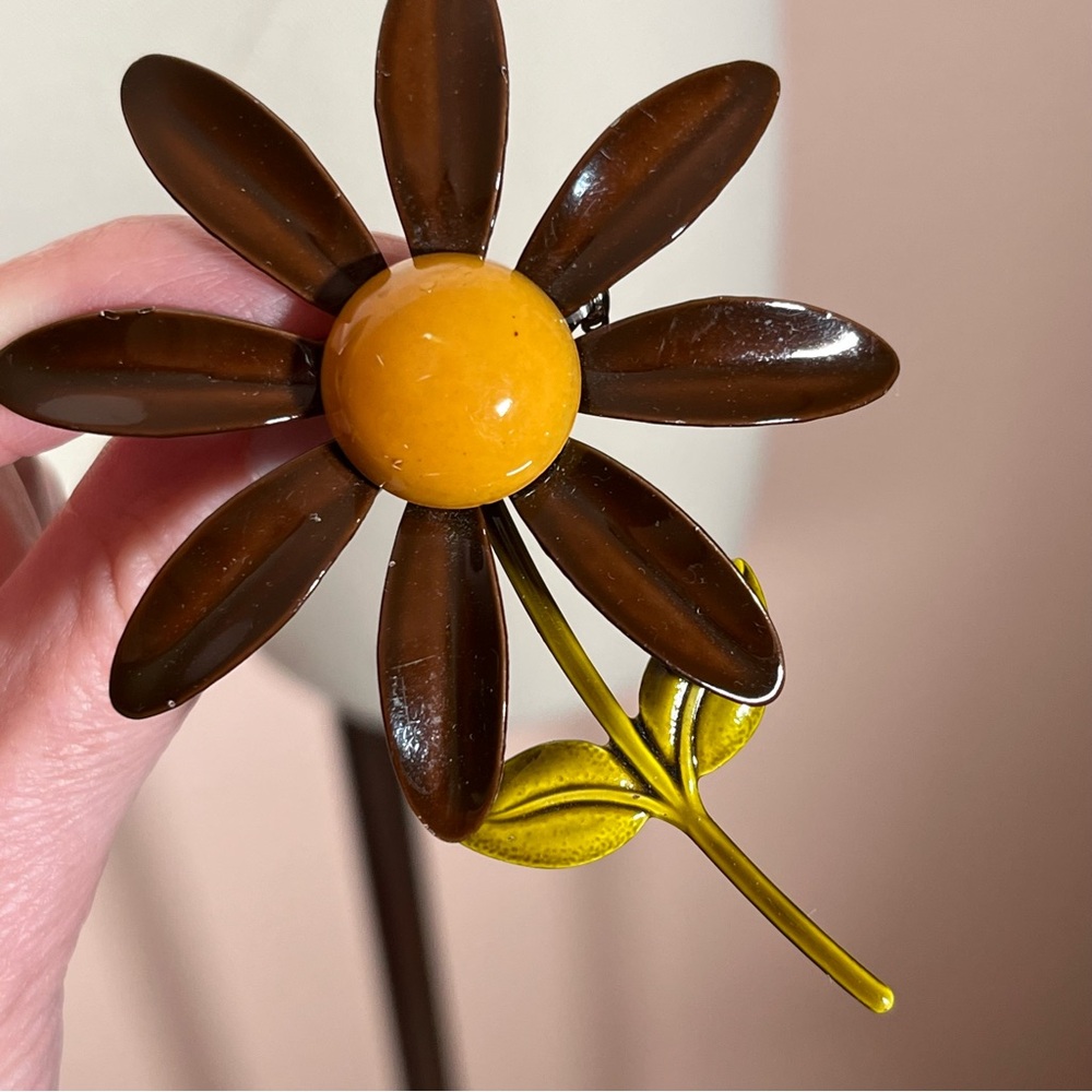 Vintage 1960 70 Mod MCM Brown Enameled Metal Mod Oversized Flower Brooch pop art